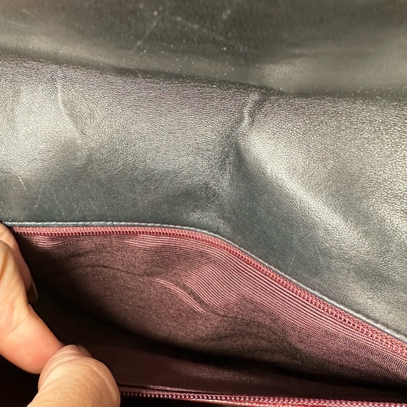 🚫SOLD🚫 Vintage Chanel Envelope Turnlock Lambskin Bag - Picture 10 of 16